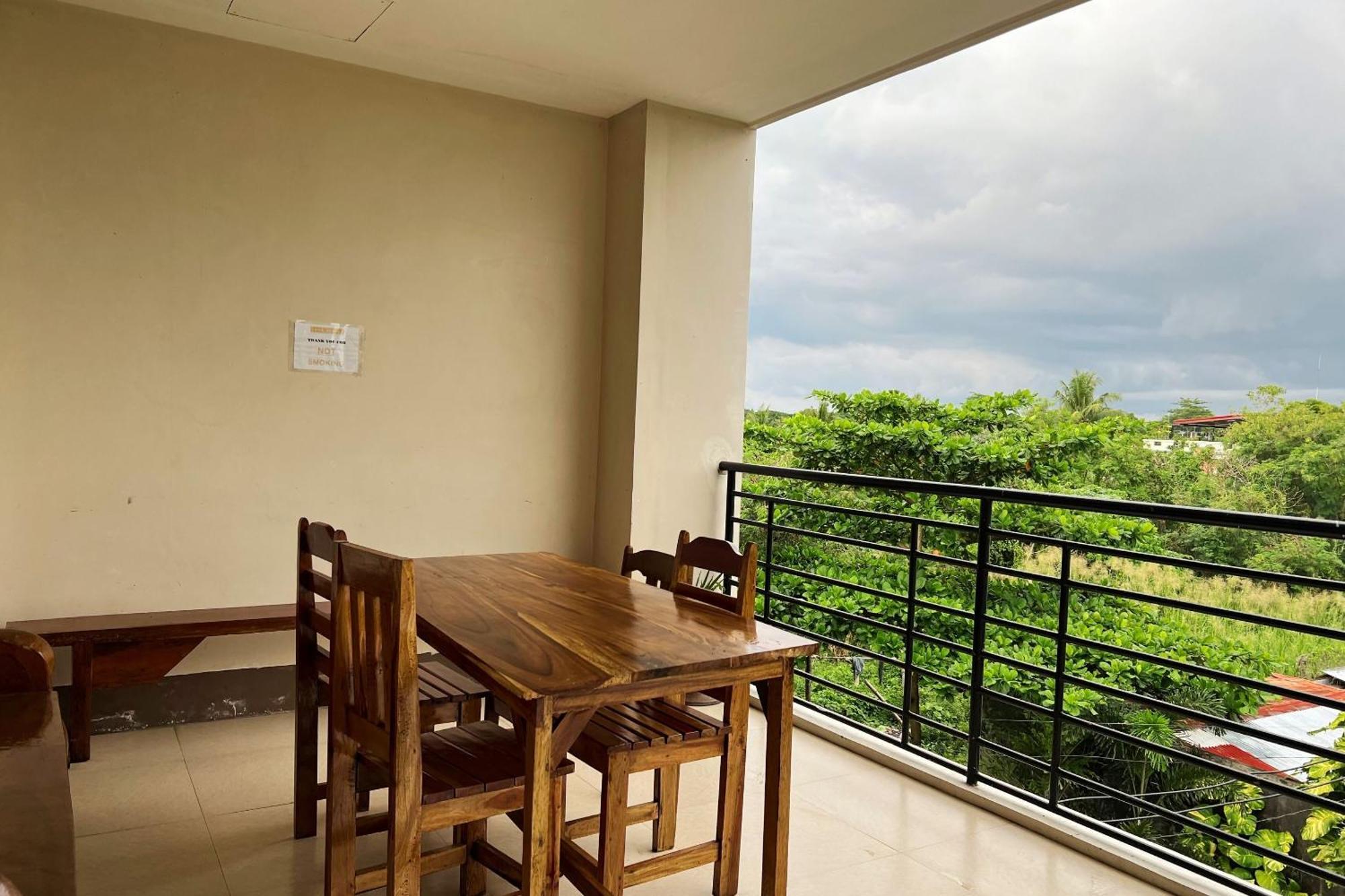 Sta Rosa Inn Iloilo Powered By Cocotel Esterno foto