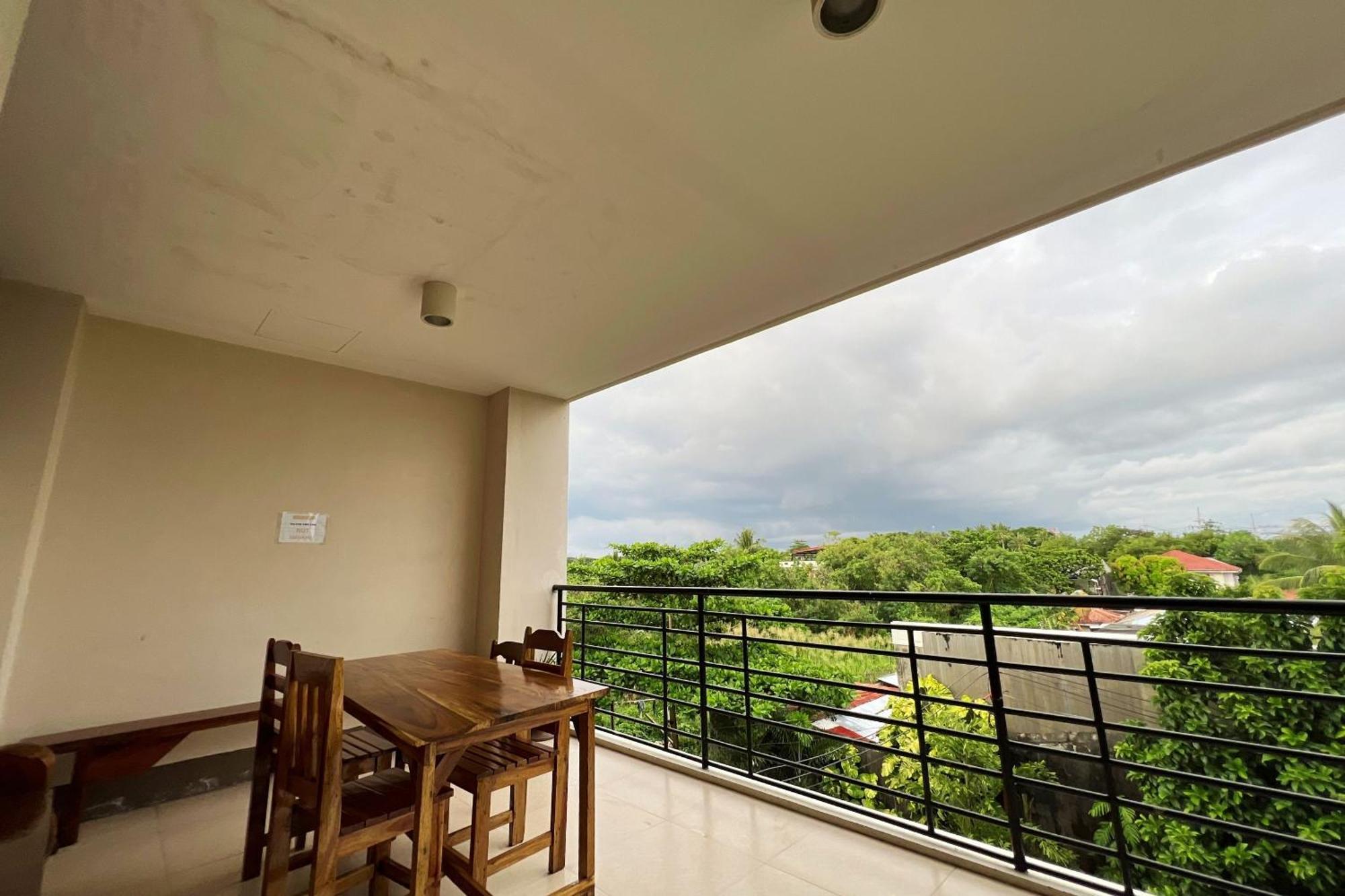 Sta Rosa Inn Iloilo Powered By Cocotel Esterno foto